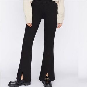 🥑Frame Denim Jet Set flare jeans | split front hem pull on black | Travel